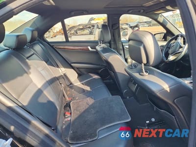 Zdjęcie 10 z 12 samochodu: 2013 MERCEDES-BENZ C 250 VIN:WDDGF4HB8DR259871 - miniatura