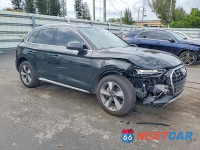 Czwarte zdjęcie samochodu z boku: 2023 AUDI Q5 PREMIUM PLUS 40 VIN:WA1BBAFY0P2151032 - miniatura