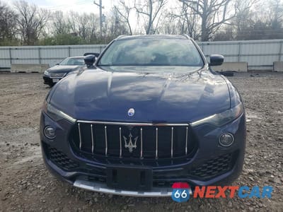 Piąte zdjęcie samochodu w środku: 2017 MASERATI LEVANTE LUXURY VIN:ZN661XUL2HX263371 - miniatura