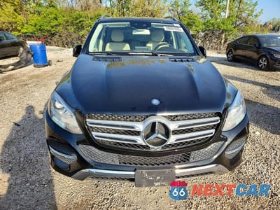 Piąte zdjęcie samochodu w środku: 2016 MERCEDES-BENZ GLE 350 4MATIC VIN:4JGDA5HB0GA721713 - miniatura