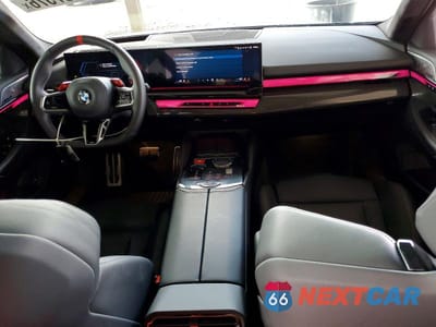 Zdjęcie 8 z 13 samochodu: 2026 BMW M5 TOURING VIN:WBS83GV09TCW16447 - miniatura