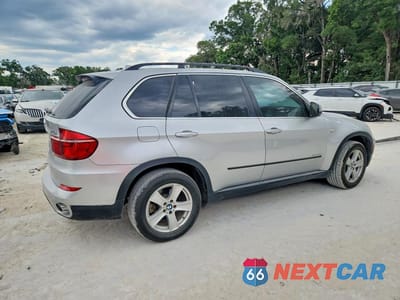 Trzecie zdjęcie samochodu z tyłu: 2013 BMW X5 XDRIVE35D VIN:5UXZW0C57D0B94420 - miniatura