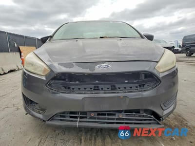 Piąte zdjęcie samochodu w środku: 2018 FORD FOCUS SE VIN:1FADP3F25JL245454 - miniatura