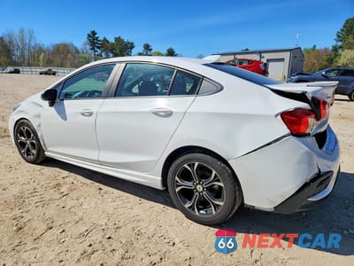 Drugie zdjęcie samochodu z przodu: 2019 CHEVROLET CRUZE LT VIN:1G1BE5SM5K7109449 - miniatura
