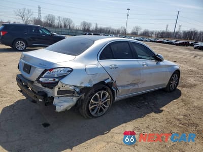 Trzecie zdjęcie samochodu z tyłu: 2016 MERCEDES-BENZ C 300 4MATIC VIN:55SWF4KB1GU177620 - miniatura