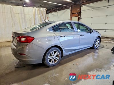 Trzecie zdjęcie samochodu z tyłu: 2017 CHEVROLET CRUZE LT VIN:3G1BE5SM3HS557635 - miniatura