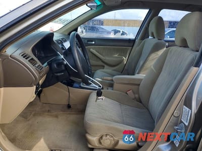 Zdjęcie 7 z 12 samochodu: 2004 HONDA CIVIC EX VIN:2HGES26734H640237 - miniatura