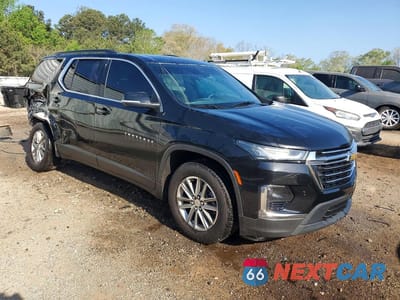 Czwarte zdjęcie samochodu z boku: 2023 CHEVROLET TRAVERSE LT VIN:1GNERGKWXPJ165538 - miniatura