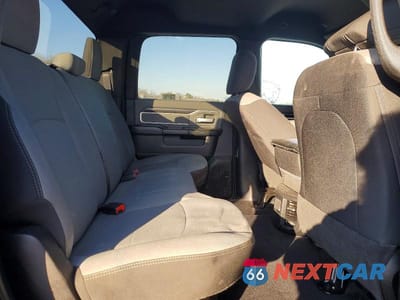 Zdjęcie 10 z 11 samochodu: 2021 RAM 2500 BIG HORN VIN:3C6UR5JL5MG579041 - miniatura
