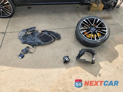 Zdjęcie 12 z 13 samochodu: 2019 MASERATI LEVANTE GTS VIN:ZN661ZUA5KX321300 - miniatura