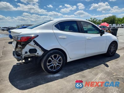 Trzecie zdjęcie samochodu z tyłu: 2019 TOYOTA YARIS LE VIN:3MYDLBYVXKY518244 - miniatura