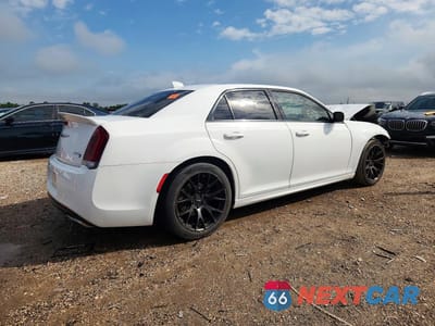 Trzecie zdjęcie samochodu z tyłu: 2020 CHRYSLER 300 S VIN:2C3CCABT9LH239083 - miniatura