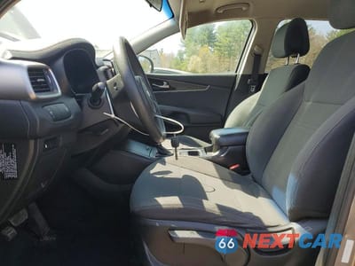 Zdjęcie 7 z 14 samochodu: 2016 KIA SORENTO LX V6 VIN:5XYPGDA52GG111116 - miniatura