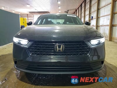 Piąte zdjęcie samochodu w środku: 2025 HONDA ACCORD HYBRID SPORT VIN:1HGCY2F54SA051715 - miniatura