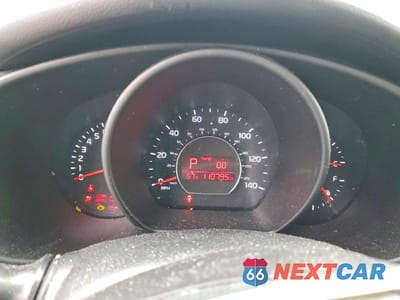 Zdjęcie 9 z 12 samochodu: 2018 KIA SOUL + VIN:KNDJP3A54J7905779 - miniatura