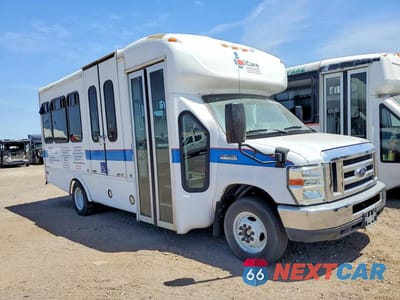 Czwarte zdjęcie samochodu z boku: 2017 FORD ECONOLINE E450 SUPER DUTY CUTAWAY VAN VIN:1FDFE4FS8HDC01494 - miniatura