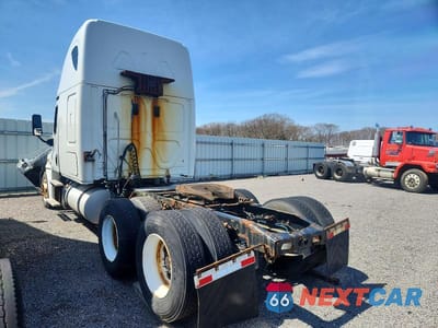 Trzecie zdjęcie samochodu z tyłu: 2015 FREIGHTLINER CASCADIA 125 SEMI TRUCK VIN:1FUJGLD65FLGJ1340 - miniatura
