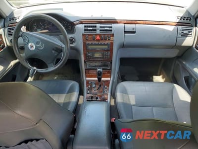 Zdjęcie 8 z 12 samochodu: 2002 MERCEDES-BENZ E 430 VIN:WDBJF70J32B412729 - miniatura