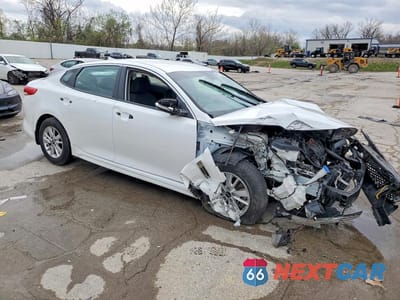 Czwarte zdjęcie samochodu z boku: 2018 KIA OPTIMA LX VIN:5XXGT4L38JG204872 - miniatura
