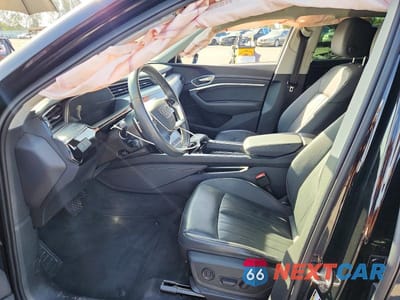 Zdjęcie 7 z 12 samochodu: 2022 AUDI E-TRON PREMIUM VIN:WA1AABGE4NB022555 - miniatura