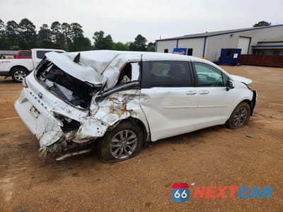 Trzecie zdjęcie samochodu z tyłu: 2022 TOYOTA SIENNA XLE VIN:5TDYSKFC3NS062183 - miniatura