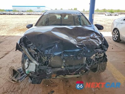 Piąte zdjęcie samochodu w środku: 2019 TOYOTA COROLLA LE VIN:5YFBURHE3KP932008 - miniatura