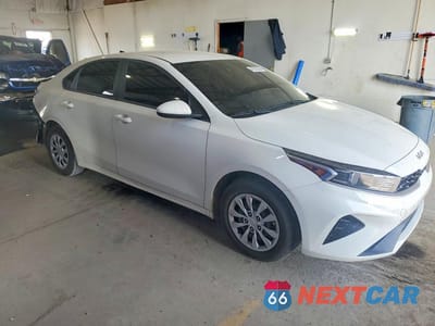 Czwarte zdjęcie samochodu z boku: 2024 KIA FORTE LX VIN:3KPF24AD0RE728483 - miniatura