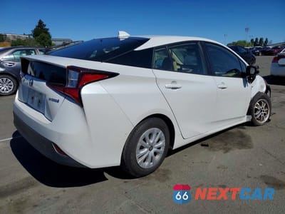 Trzecie zdjęcie samochodu z tyłu: 2021 TOYOTA PRIUS LE VIN:JTDKAMFU6M3132417 - miniatura