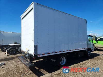 Trzecie zdjęcie samochodu z tyłu: 2019 ISUZU NPR XD BOX TRUCK VIN:JALC4W166K7K00297 - miniatura