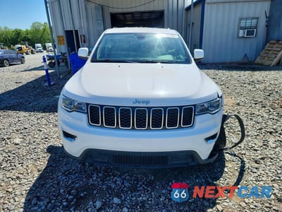 Piąte zdjęcie samochodu w środku: 2019 JEEP GRAND CHEROKEE LAREDO VIN:1C4RJFAG7KC724756 - miniatura