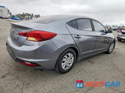 Trzecie zdjęcie samochodu z tyłu: 2019 HYUNDAI ELANTRA SE VIN:5NPD74LF8KH406604 - miniatura