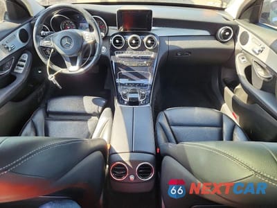 Zdjęcie 8 z 11 samochodu: 2016 MERCEDES-BENZ C 300 4MATIC VIN:55SWF4KB3GU123753 - miniatura