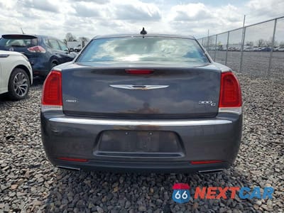Zdjęcie 6 z 12 samochodu: 2016 CHRYSLER 300 VIN:2C3CCAKGXGH344031 - miniatura