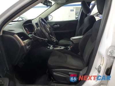 Zdjęcie 7 z 14 samochodu: 2016 JEEP CHEROKEE LATITUDE VIN:1C4PJMCS0GW204997 - miniatura