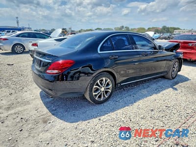 Trzecie zdjęcie samochodu z tyłu: 2016 MERCEDES-BENZ C 300 4MATIC VIN:55SWF4KB3GU125180 - miniatura