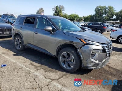 Czwarte zdjęcie samochodu z boku: 2024 NISSAN ROGUE SV VIN:5N1BT3BA2RC703890 - miniatura