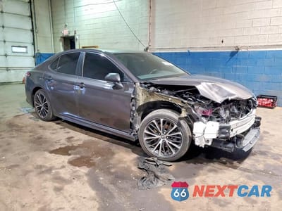 Czwarte zdjęcie samochodu z boku: 2020 TOYOTA CAMRY HYBRID SE VIN:4T1J31AK7LU012267 - miniatura