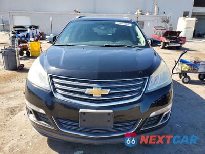 Piąte zdjęcie samochodu w środku: 2017 CHEVROLET TRAVERSE LT VIN:1GNKRGKD7HJ100486 - miniatura