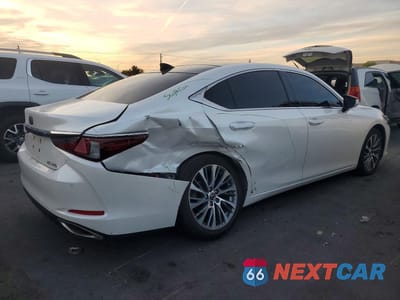 Trzecie zdjęcie samochodu z tyłu: 2019 LEXUS ES 350 BASE VIN:58ABZ1B17KU010079 - miniatura
