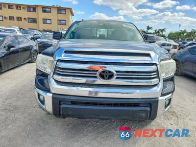 Piąte zdjęcie samochodu w środku: 2016 TOYOTA TUNDRA SR5 VIN:5TFRM5F14GX100502 - miniatura