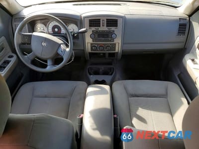 Zdjęcie 8 z 12 samochodu: 2006 DODGE DAKOTA QUAD SLT VIN:1D7HE48N06S616876 - miniatura