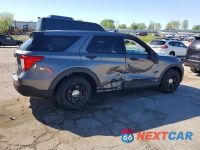 Trzecie zdjęcie samochodu z tyłu: 2022 FORD EXPLORER POLICE INTERCEPTOR VIN:1FM5K8AB2NGB53052 - miniatura