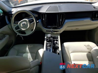 Zdjęcie 8 z 13 samochodu: 2020 VOLVO XC60 T5 MOMENTUM VIN:YV4102DK0L1488566 - miniatura