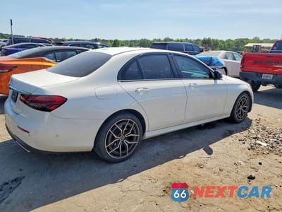 Trzecie zdjęcie samochodu z tyłu: 2021 MERCEDES-BENZ E 350 VIN:W1KZF8DB2MA961611 - miniatura