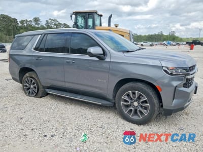 Czwarte zdjęcie samochodu z boku: 2021 CHEVROLET TAHOE C1500 LS VIN:1GNSCMKD6MR409006 - miniatura