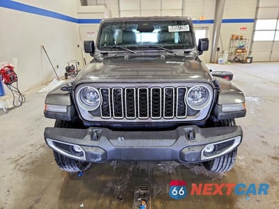 Piąte zdjęcie samochodu w środku: 2025 JEEP WRANGLER SAHARA VIN:1C4PJXEN6SW654249 - miniatura