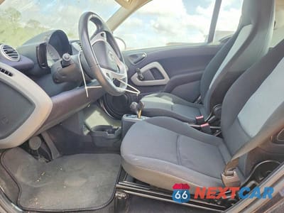 Zdjęcie 7 z 12 samochodu: 2012 SMART FORTWO PURE VIN:WMEEJ3BAXCK572181 - miniatura