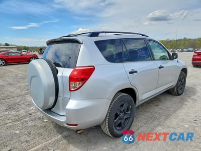 Trzecie zdjęcie samochodu z tyłu: 2008 TOYOTA RAV4 BASE VIN:JTMZD33V685099121 - miniatura