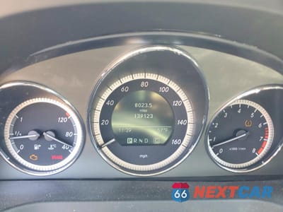 Zdjęcie 9 z 12 samochodu: 2010 MERCEDES-BENZ C 300 4MATIC VIN:WDDGF8BB3AF470408 - miniatura