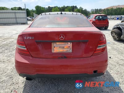 Zdjęcie 6 z 11 samochodu: 2015 MERCEDES-BENZ C 250 VIN:WDDGJ4HB5FG384338 - miniatura